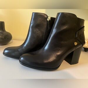 NIB Louise et Cie Black Leather Ankle Boots, Size 8
